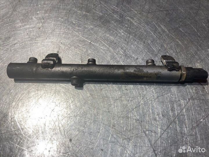 Топливная рампа правая Mercedes C-Class W203 OM642