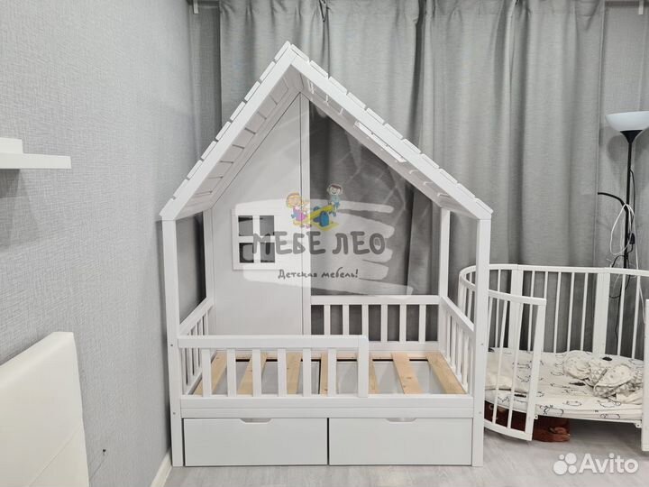 Кровать домик деревянная