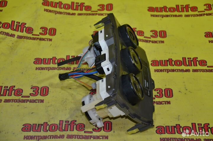 Блок управления отопителем Toyota Auris E150