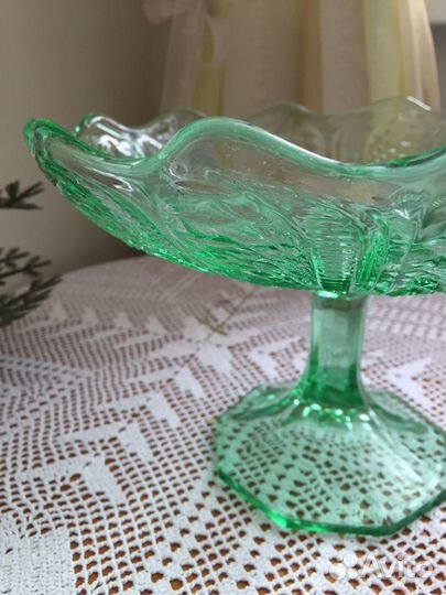 Ваза для фруктов зеленое стекло. СССР,60 г. Соусни