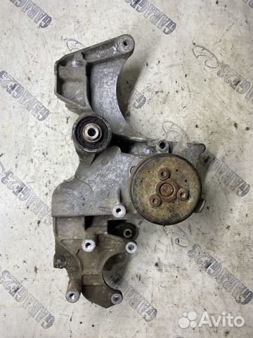 Кронштейн крепления генератора Volkswagen Passat B