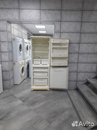 Холодильник Stinol 101 L