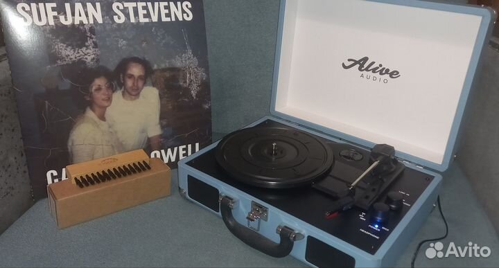 Виниловый проигрыватель+пластинка 
