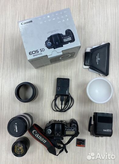 Canon Speedlite 580EX II с двумя рассеивателями