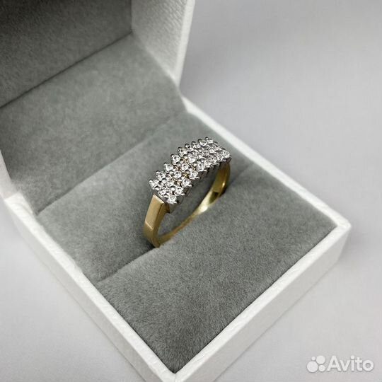 Золотые серьги и кольцо с бриллиантами 0,9Ct