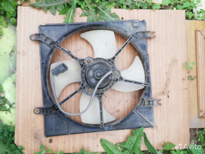 Диффузор вентилятора Хонда CR-V 1