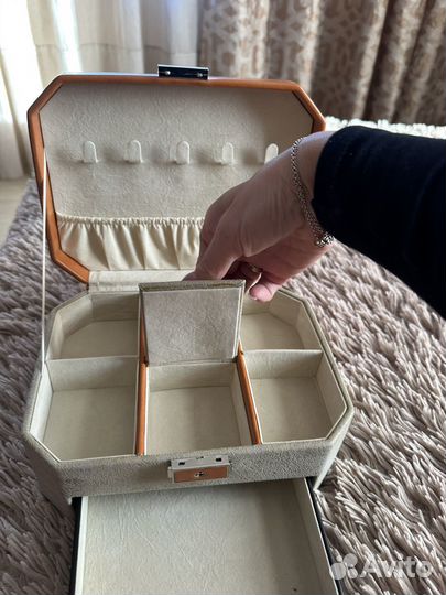 Шкатулка для украшений