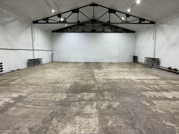 Склад, 835 м²