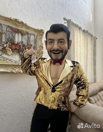 Поздравление от Супер Жорика. Ростовая кукла