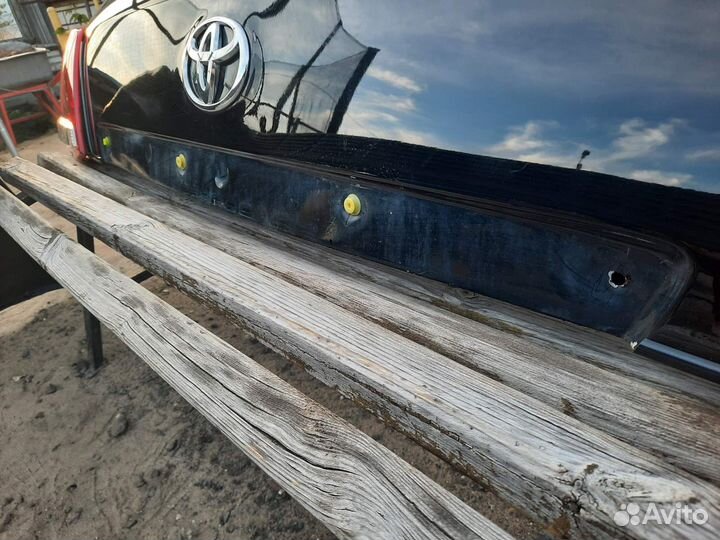 Дверь багажника верхняя Toyota Land Cruiser 200