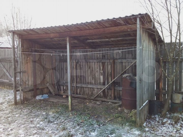 Дом 28,5 м² на участке 9,6 сот.