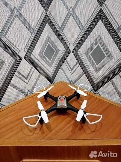 Новый Квадрокоптер Syma X15W