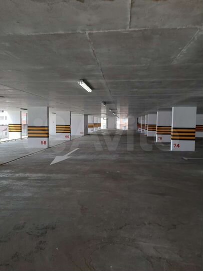 Машиноместо, 14 м²