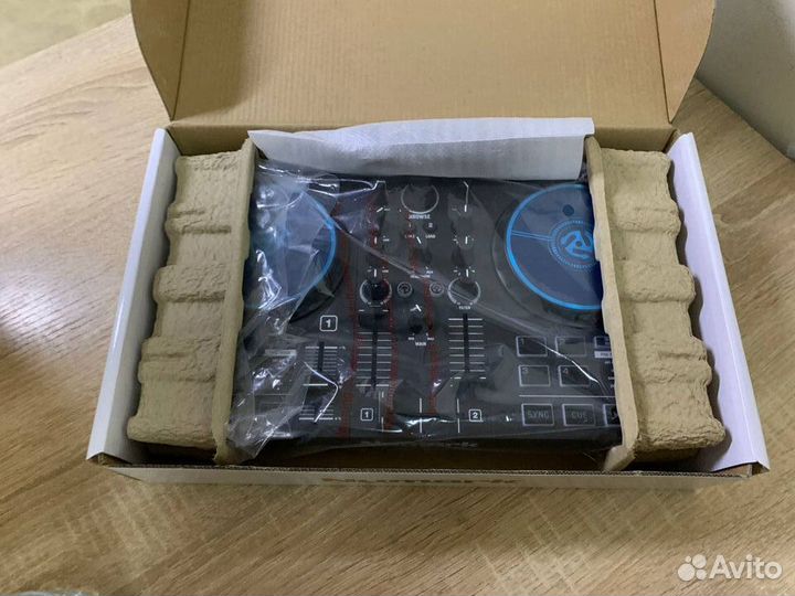 DJ контроллер Numark Party Mix by Serato (Титова)