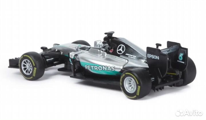 Новая машина BBurago Mercedes 2016 AMG Petronas