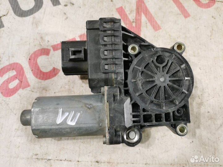 Мотор стеклоподъемника передний левый Ford Mondeo