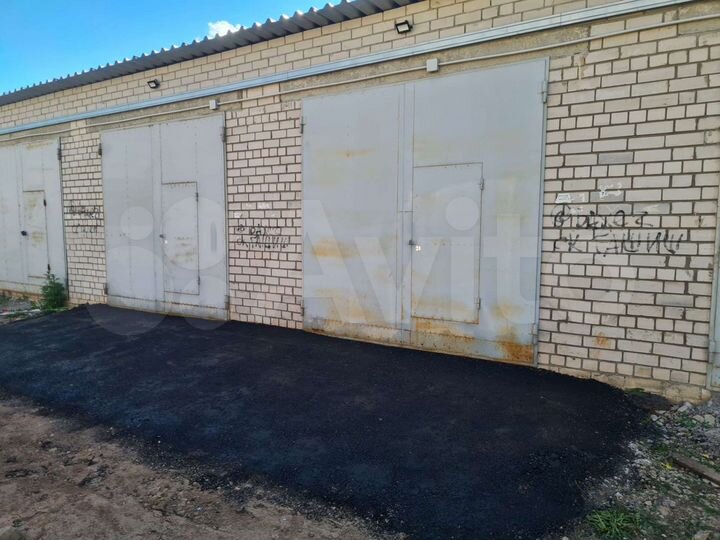 Гараж, > 30 м²