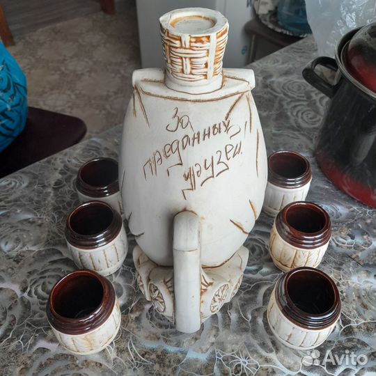 Глиняный кувшин