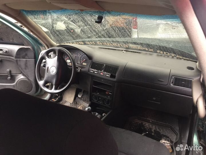 8 В наличии салон на Volkswagen Golf 4