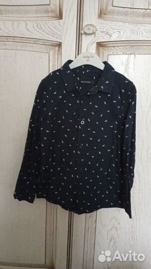 Продаю рубашку на мальчика,5- 6 лет