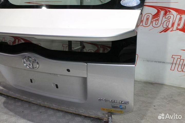 Крышка дверь багажника Toyota Prius 20 NHW20