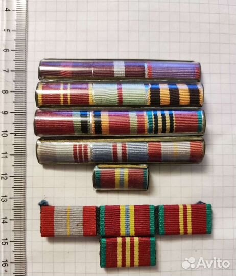 Военная атрибутика,кокарда,орденские планки