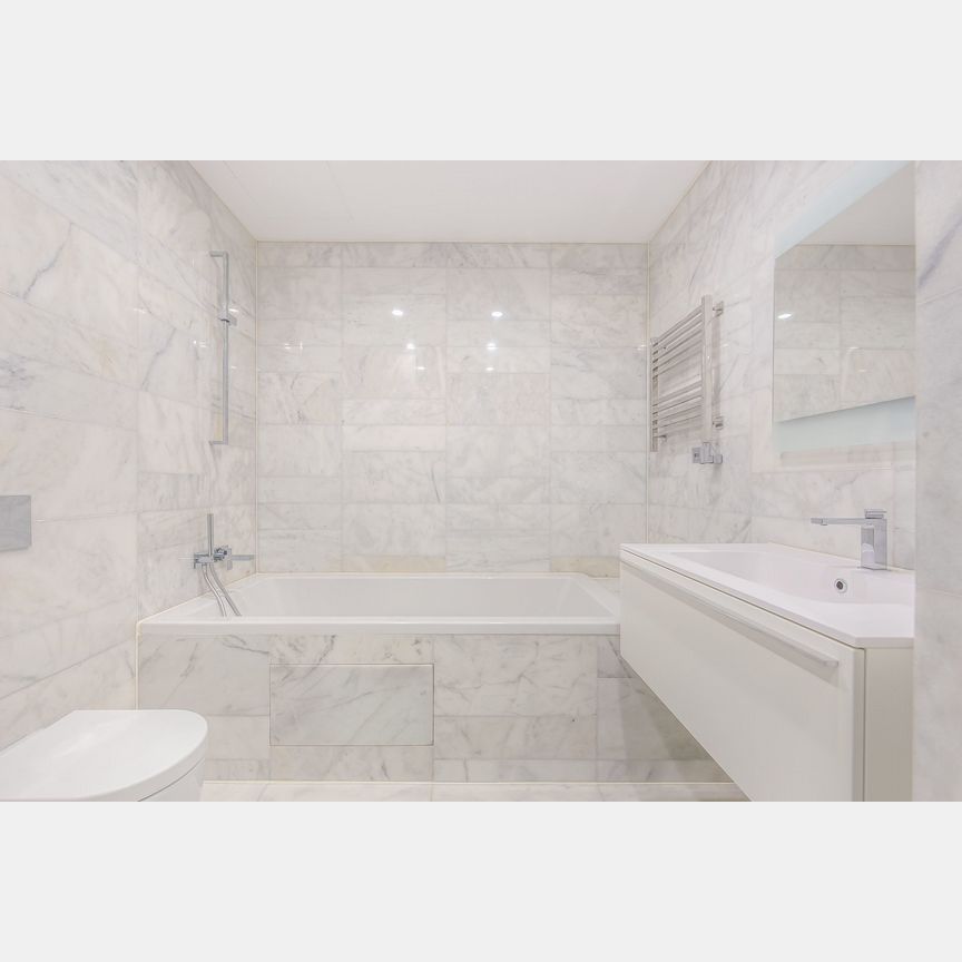 2-к. апартаменты, 80,6 м², 59/85 эт.