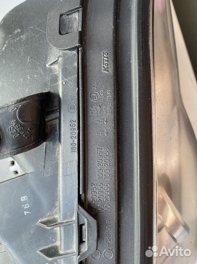 Правая фара Subaru Legacy