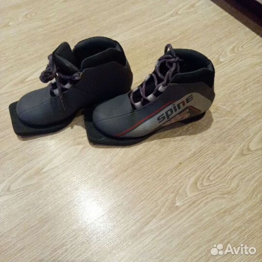 Лыжные ботинки