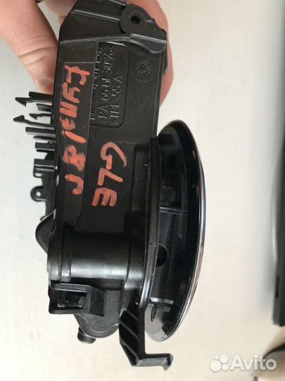 Поворотный привод камера Mercedes-Benz