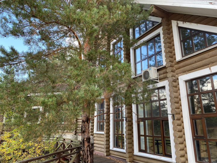 Дом 522 м² на участке 1,56 га