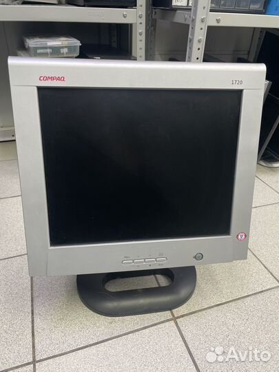 Монитор 17 дюймов вращающийся