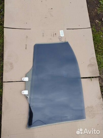 Стекло задней левой двери Honda Accord 7