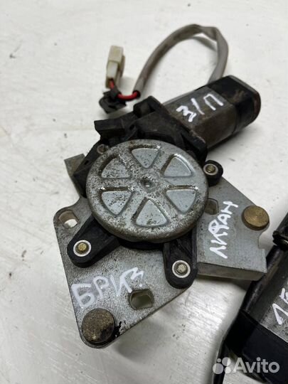 Стеклоподьемник передний задний Lifan Breez 520