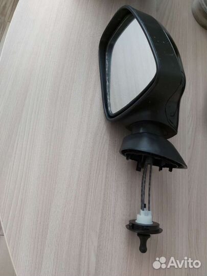 Зеркало заднего вида