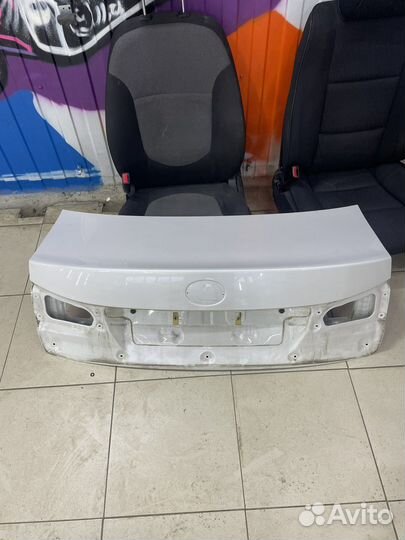 Крышка баганика Lexus is 250, 350, 220d