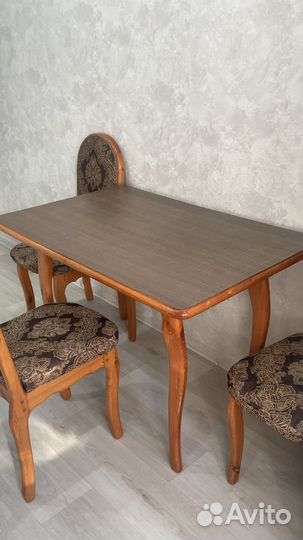 Стол и стулья комплект из дерева