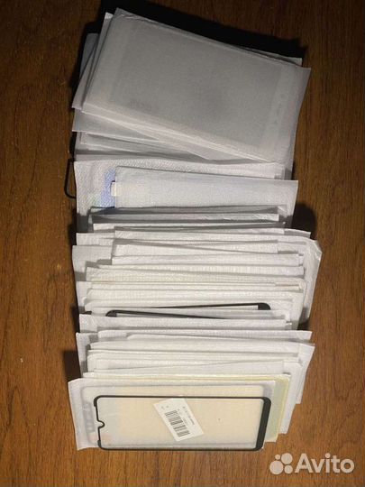 Чехлы и защитные стекла