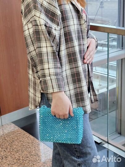 Сумка из бусин голубая