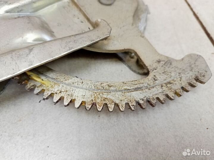 Стеклоподъемник электрический задний правый