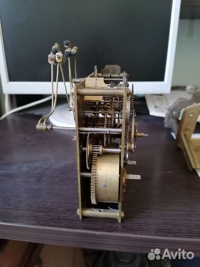 Большой механизм с четвертным боем