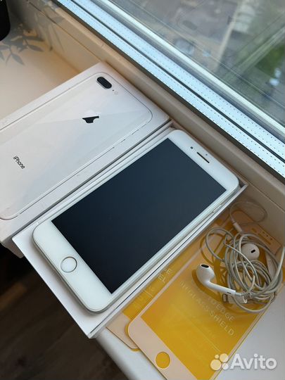 iPhone 8 Plus, 64 ГБ