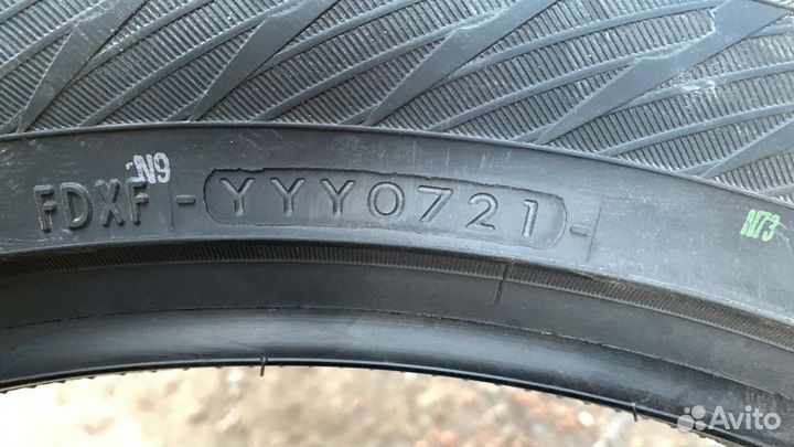 Yokohama IceGuard Stud IG65 315/40 R21 110T