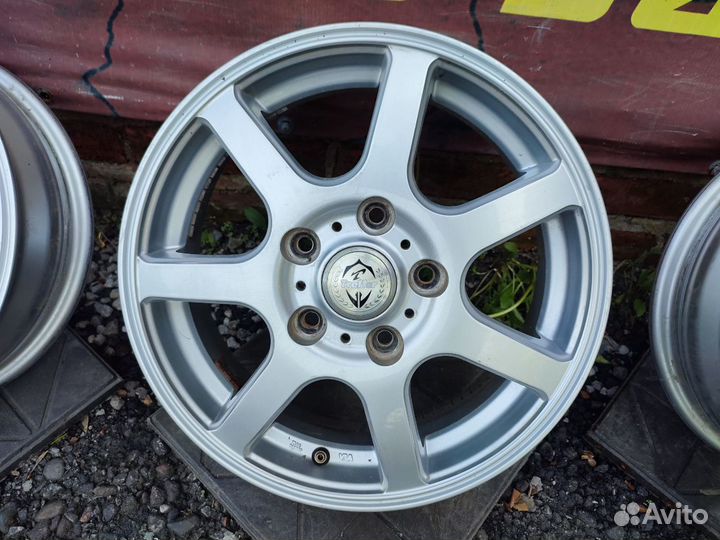 Красивые диски r15 5x114.3