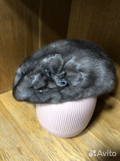 Берет из норки