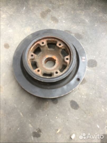 Шкив коленвала на Mercedes-Benz m104