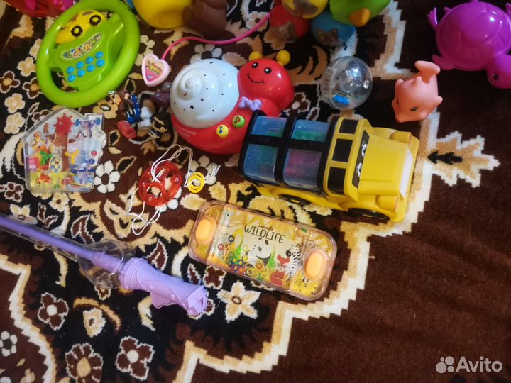 Продам пакет игрушек от 1 г до 3.5 лет
