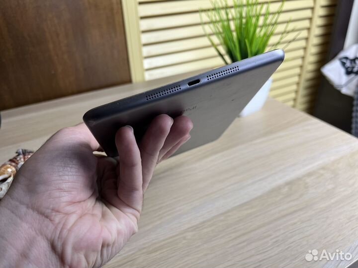 iPad Mini WI-FI + Cellular LTE Tablet