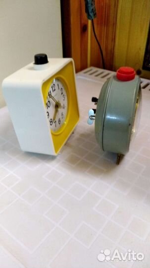 Часы будильник СССР
