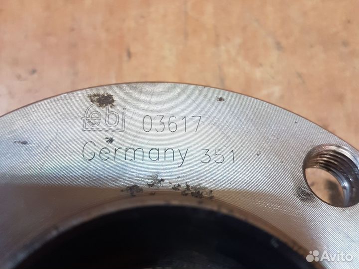 Ступица передняя audi 80 B3 1989-1991гг